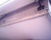 雨樋・破風板：プレミアム無機フッ素樹脂（ブラック・コーヒーブラウン・ホワイト・色対応可能）施工邸のBefore（施工前）の様子